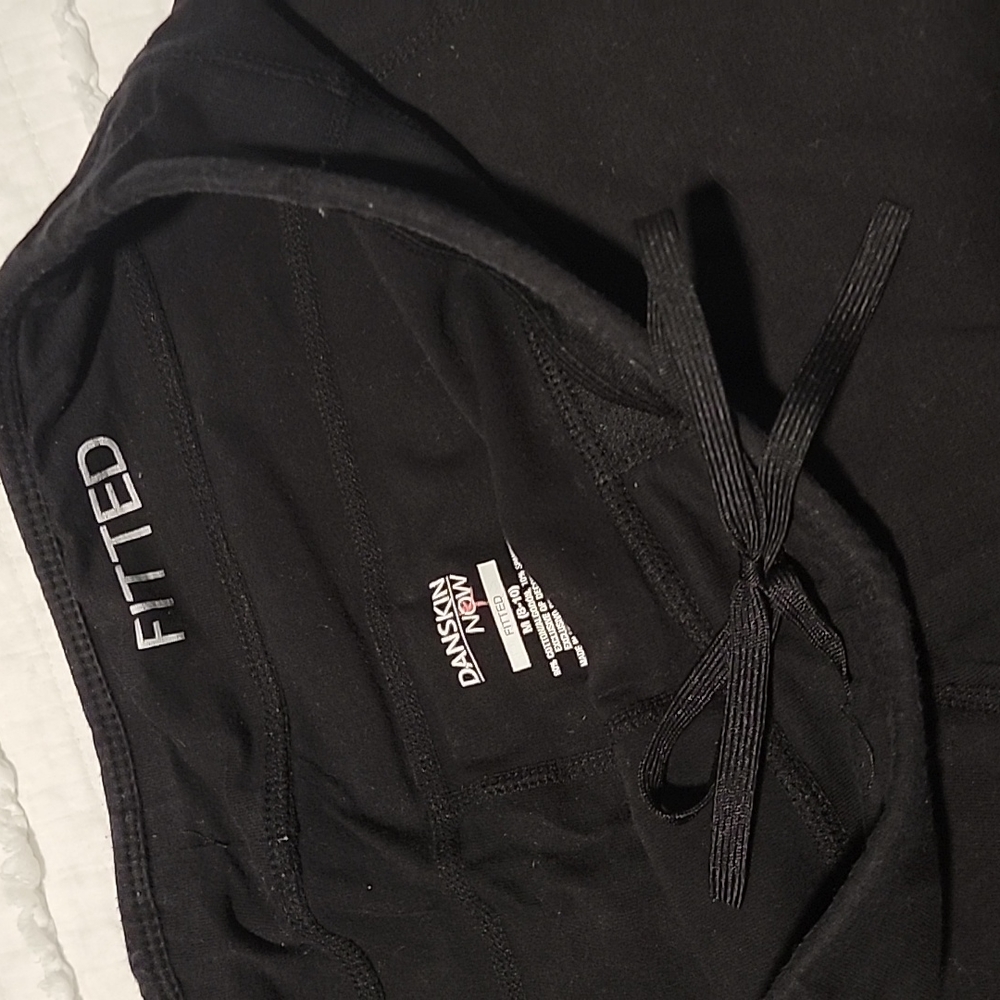 Black cropped leggings - Picture 2 of 3